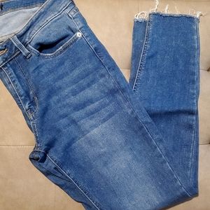 Raw, distressed hem skinny jeans!